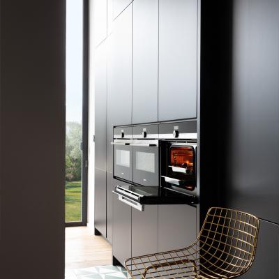 Cuisine equipee mur d armoires fours alignes siemens noir mat